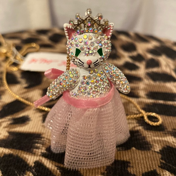 Betsey Johnson Pink whimsical Ballet Crystal Kitty Cat Necklace - Picture 1 of 4